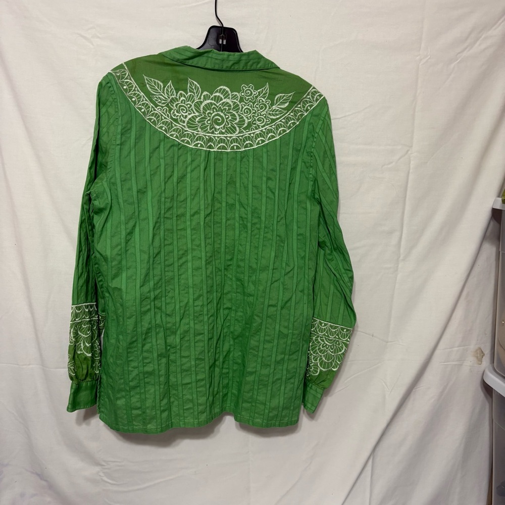 Bob Mackie "Wearable Art" green 100% cotton embroidered button-front blouse - Picture 5 of 10